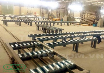 Dàn con lăn thẳng- Staging roller conveyor